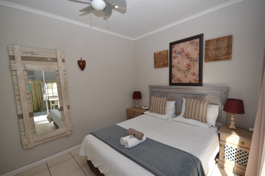 To Let 5 Bedroom Property for Rent in Kidds Beach Eastern Cape